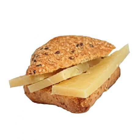 4 minibocadillos o montaditos de queso curado