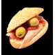 4 minibocadillos o montaditos de ventresca de atún con olivas y pimiento
